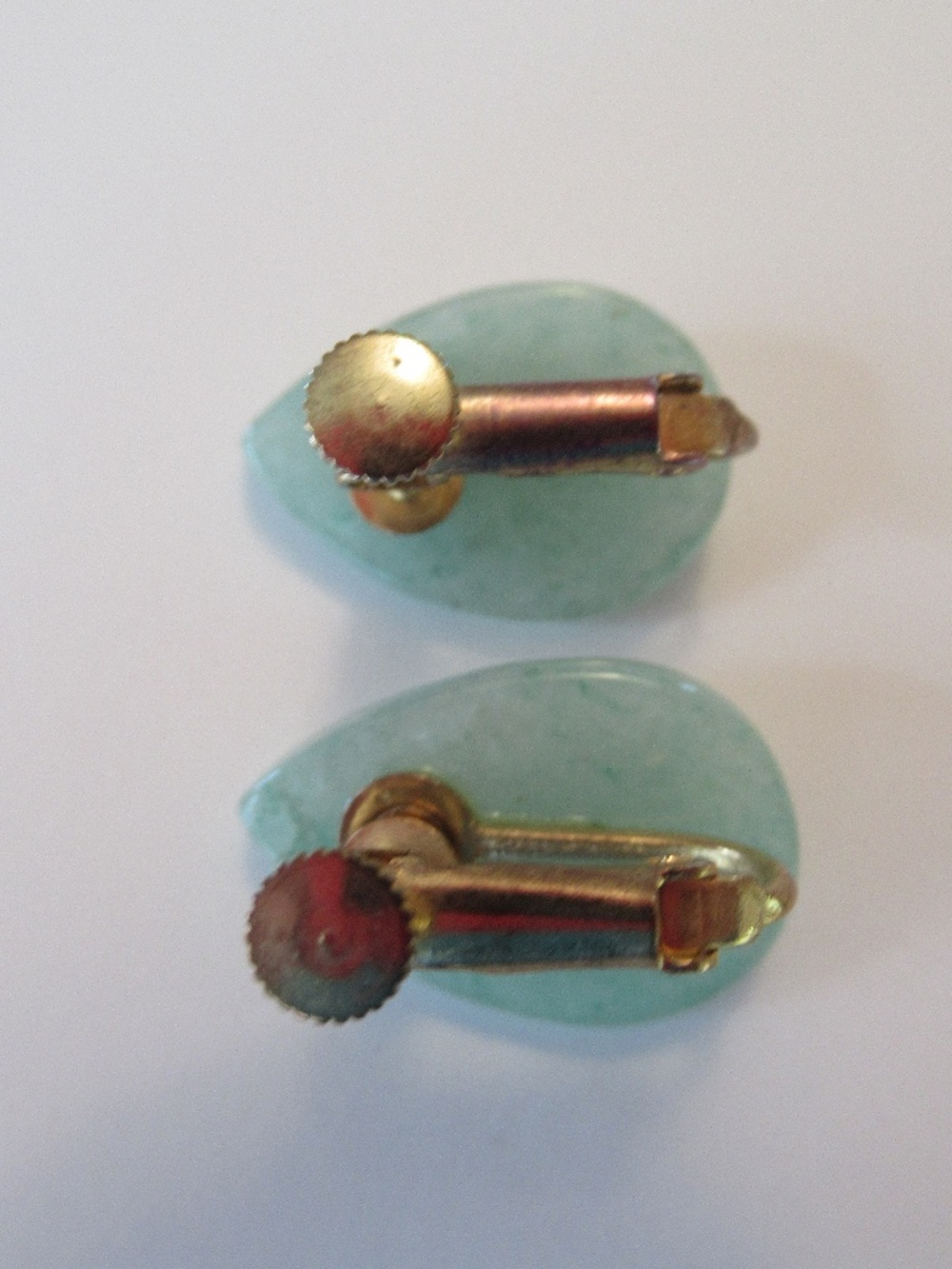 VTG. AVENTURINE CLIP ON SCREW BACK EARRINGS - Picture 2 of 3